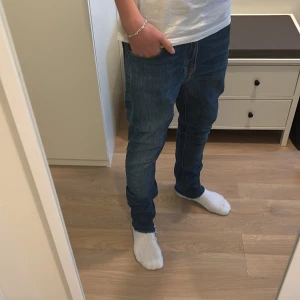 Nudie jeans  - Skit feta Nudie jeans som sitter helt perfekt. Dom är i princip helt nya, inga defekter. Nypris 1800 vårat pris endast 599, priserna kan alltid diskuteras 💯🤝