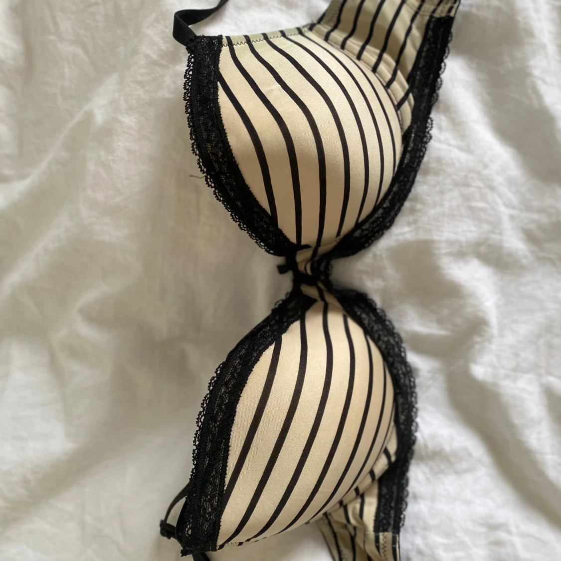 Randig bh med spetskant från H&M