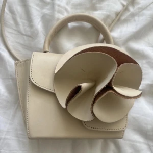  ATP väska - Väskan är i superfint skick! Det är mina bilder! Skriv vid funderingar! Väskan kommer med dustbag❤️