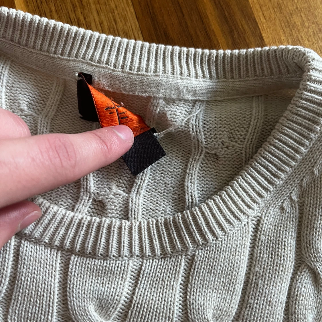 Biege kabelstickad tröja från Morris - 1