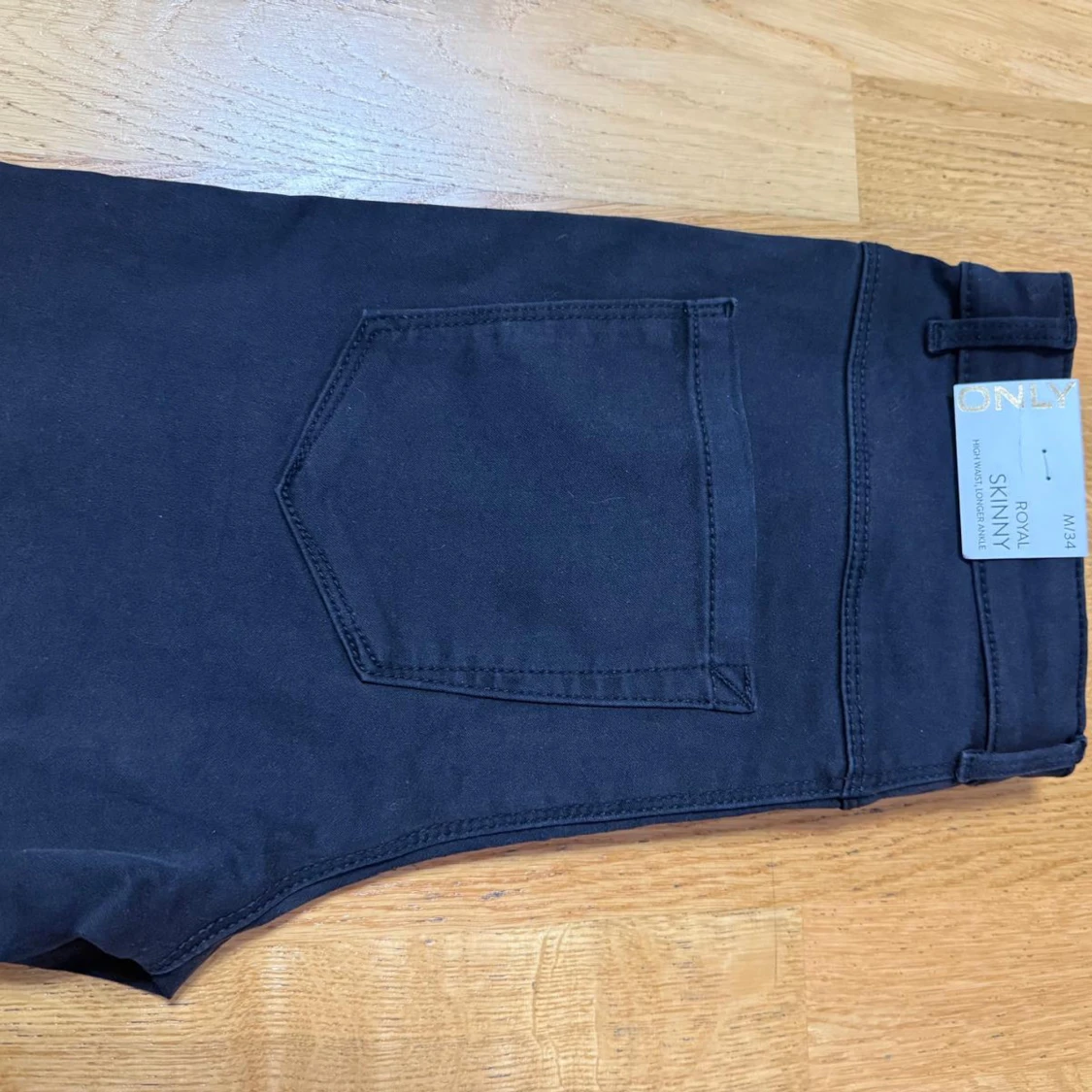 Svarta skinny jeans från ONLY med dragkedja - 3