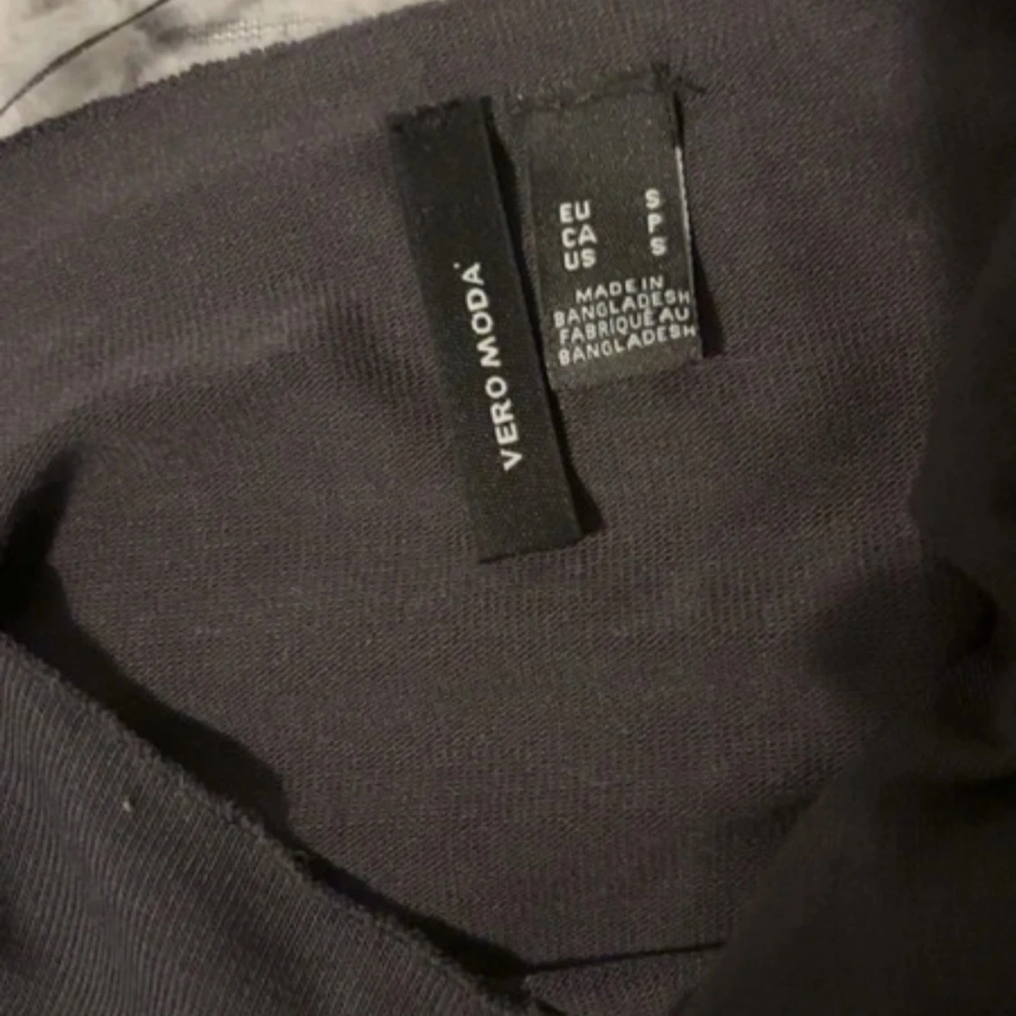 Mörkgrå långärmad topp från Vero Moda - 2