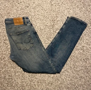 Jack & Jonas jeans  - Ett par riktigt sjyssta Jack & Jonas jeans i färgen blå, 7,5/10