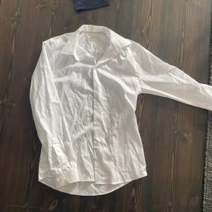 Kostymskjorta Eton storlek 40
