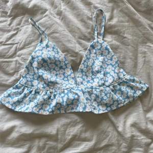 Topp  - Somrig topp knappt använd 