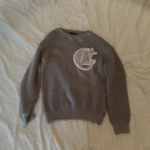 Corvidae - Knit cropped, sitter tight 