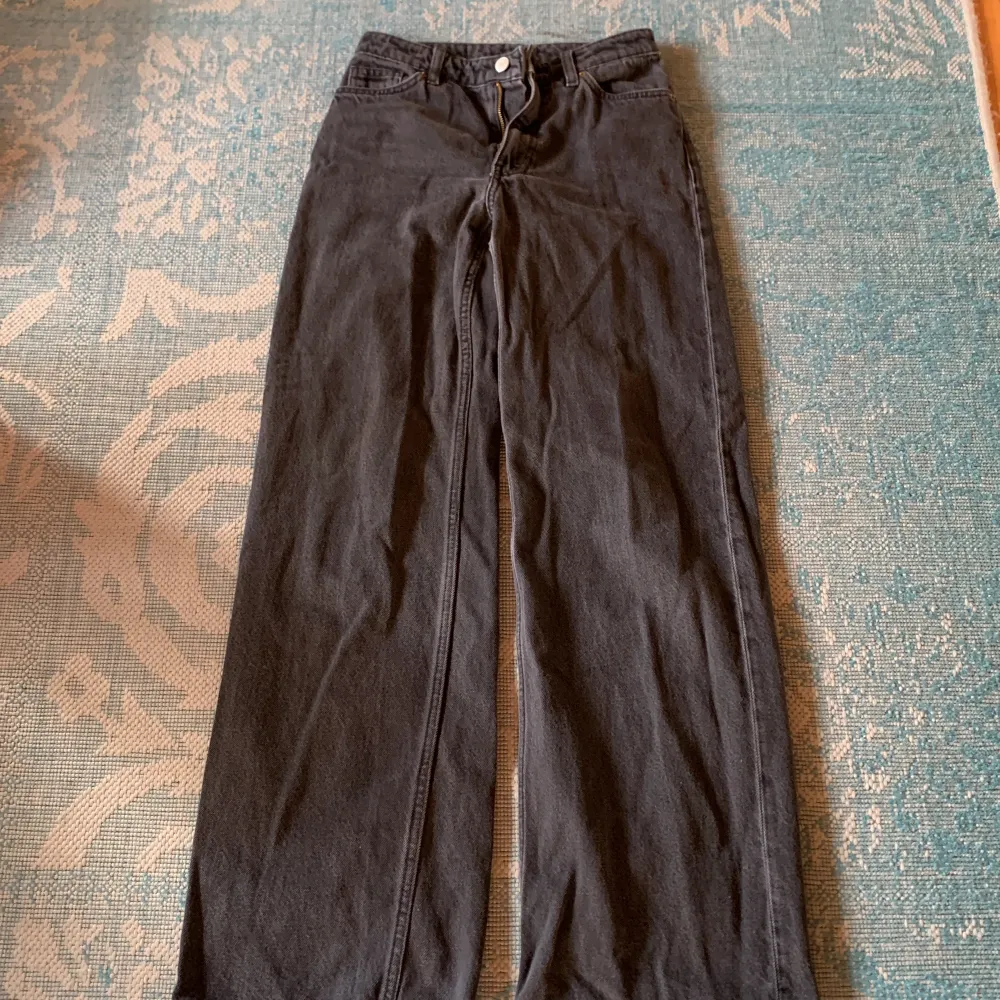 Svarta vida jeans från monki. Bra skick. Jeans & Byxor.