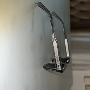 Chimi glasögon  - Säljer nu mina Chimi glasögon färg grey modell 04