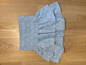 Minikjol - Säljer denna gulliga minikjolen✨💕