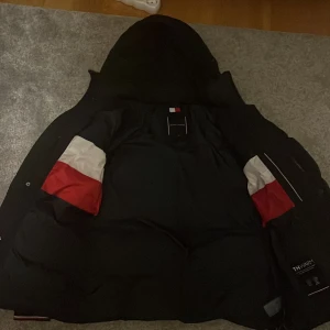 Tommy hilfiger din jacka - 10/10 skivk