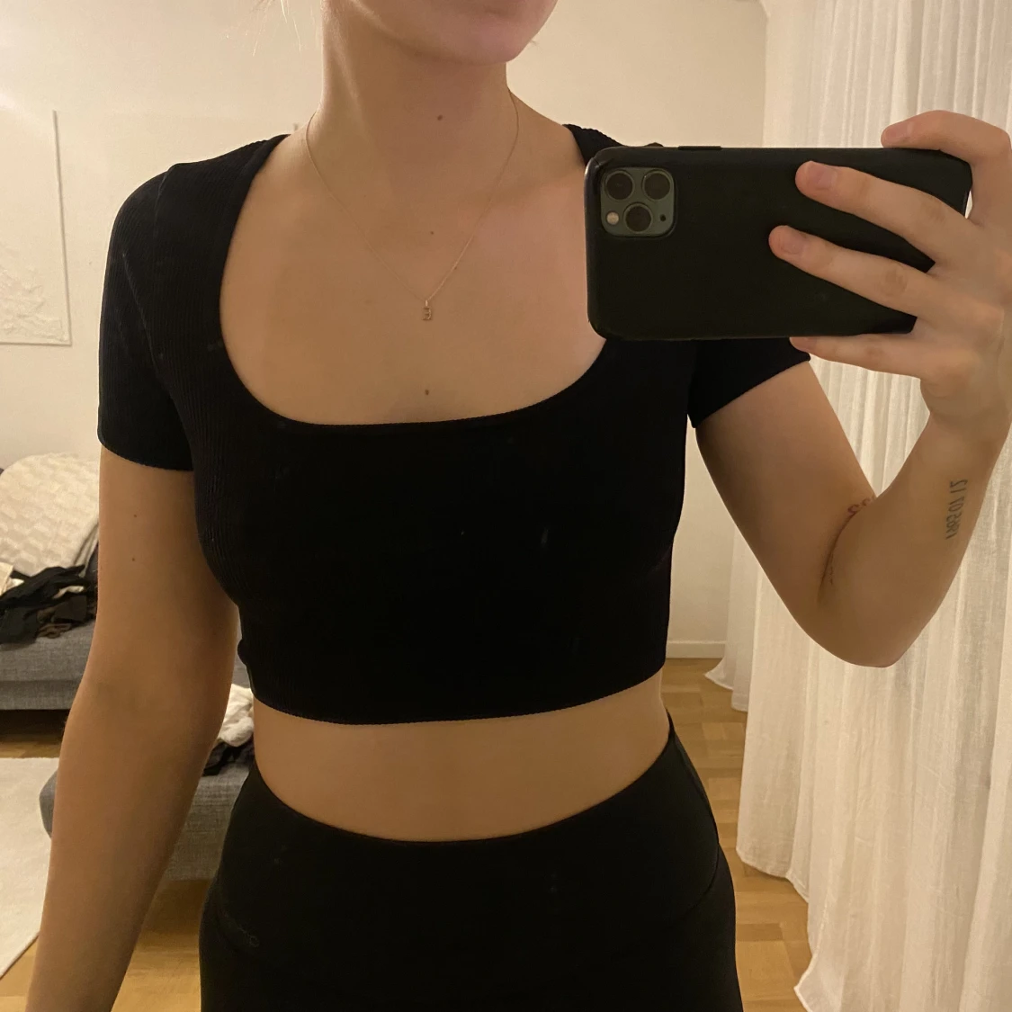 Crop top med fyrkantig urringning  - 90