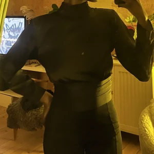 Elegant top  - Använt några gången är i bra skick 