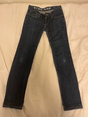 G-star jeans - Säljer dessa snygga jeans då de är lite för små och för långa för mig. Är i gott skick och i en straight jeans modell.