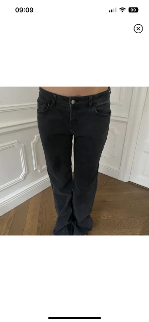 Jeans - Säljer lågmidjade jeans❤️hör av vid frågor❤️