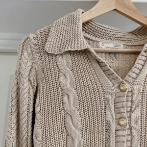 Odd Molly kofta - Bomullskofta från Odd Molly med fina knappar 🌻 Storlek L, men något liten i storleken. Nypris 1895kr