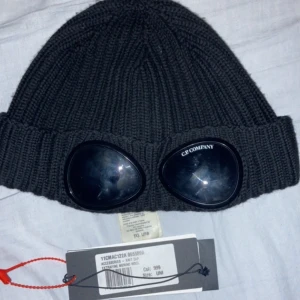 C.P. Company Beanie/mössa - C.P. Company Beanie säljs då jag inte får användning av den längre  8/10 i skick 