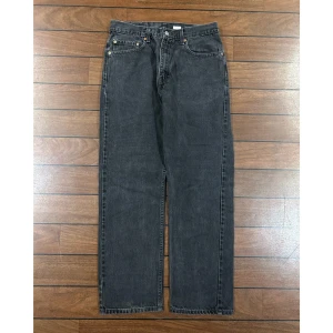 Levis 505 34/30 - Snygga Levis jeans med straight fit i storlek 34/30! Bara att skriva om du undrar över något🙏