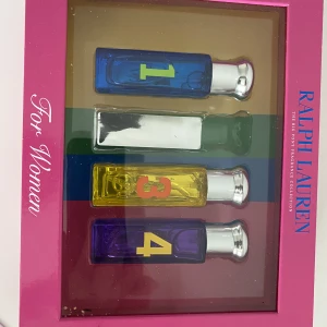 Parfym - Ralph Lauren parfym som aldrig kommit till användning, alla helt oanvända