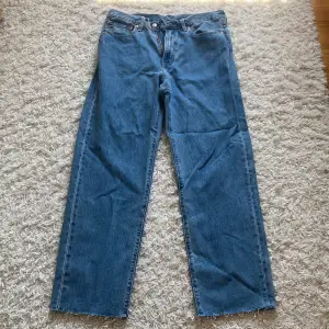 Jättesnygga levis jeans, säljer för att dom är för små. Straight leg