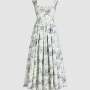 Cider maxidress - Säljer istället för att skicka tillbaka, beställde för liten storlek. Dragkedja på ryggen och överdelen är liknade till en korsett, jättefin lång klänning på mig som är 177cm lång går den till mina anklar! 