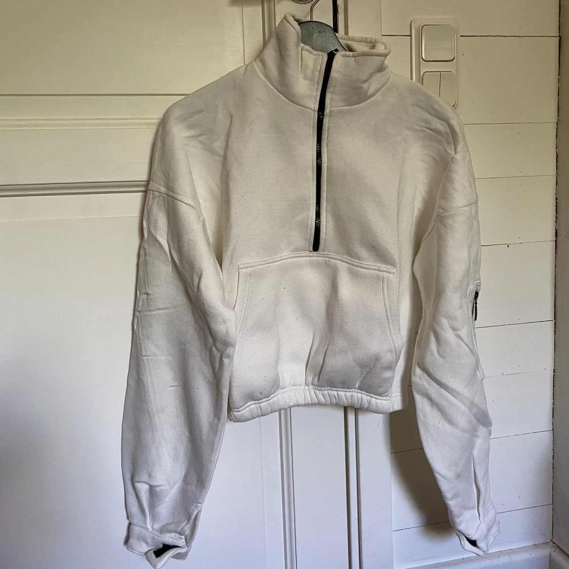 Croppad tjocktröja  - 90