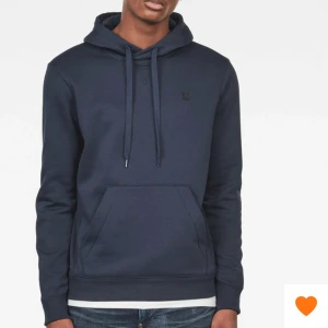 G-Star Raw hoodie - Säljer min g star hoodie för att den är för liten och inte kommer till nån användning, Den är nästa helt oanvänd har endast användt den en gång, inga hål eller fläckar, Köpte den på zalando för 850kr,