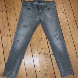 Herr jeans armani - Mina favoritjeans men passar inte längre. Storlek 34/32 