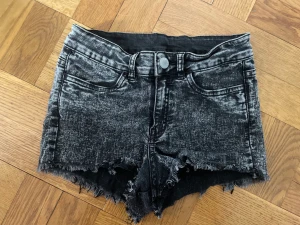 Shorts  - Fint använt skick 