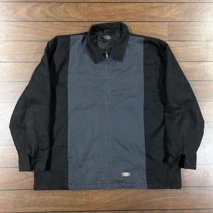 Dickies Jacka  - Snygg vintage Dickies Jacka i storlek XL! Bara att skriva om du undrar över något🙏