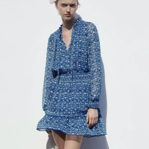 Blå sommarklänning - Säljer denna superfina blåa sommarklänningen med prislappen kvar!💘helt slutsåld, nypris 400kr