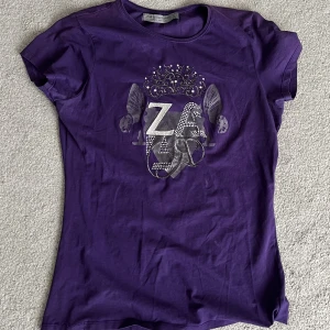 Tshirt - Lila tshirt i storlek L