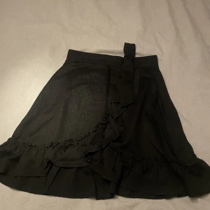 Kjol - Kjol använd fåtal gånger 