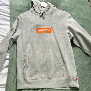 Supreme Hoddie - Supreme hoddie Storlek S