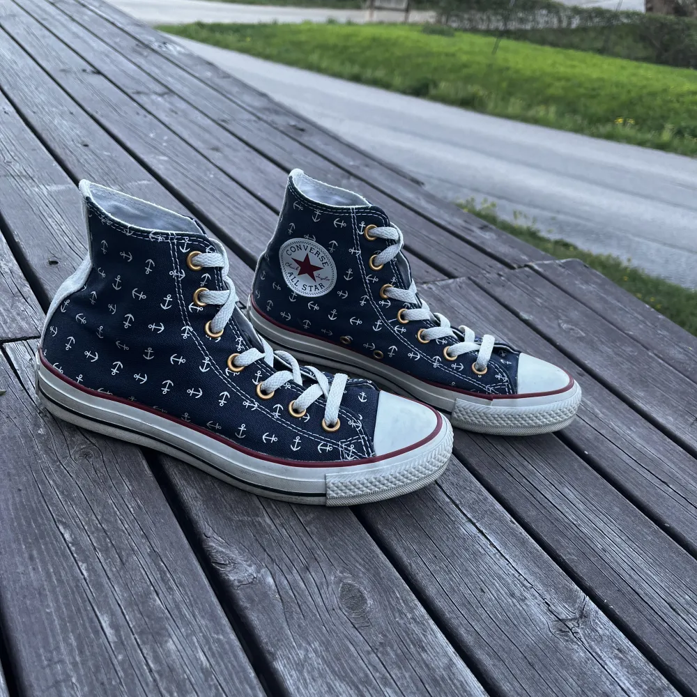  Limited edition anchor converse.  5 1/2 amerikansk storlek.. Skor.