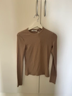 Nakd tröja - Tröja från NAKD, helt oanvänd, prislapp finns kvar. Storlek XS 
