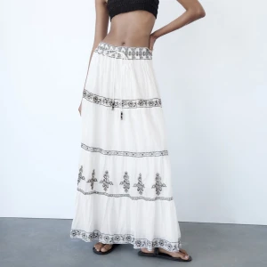 Maxikjol zara - Säljer min Maxikjol från zara! Ny med prislappen kvar! Säljer även strl XS! 