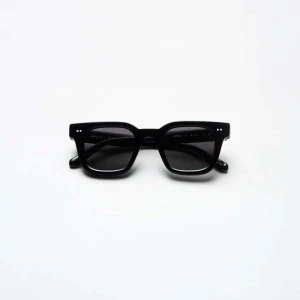 Chimi 04 - Hej säljer mina chimi 04 black i bra skick då de inte kommer till användning tyvärr. Finns inga repor dom är knappt använda. Skriv för fler bilder