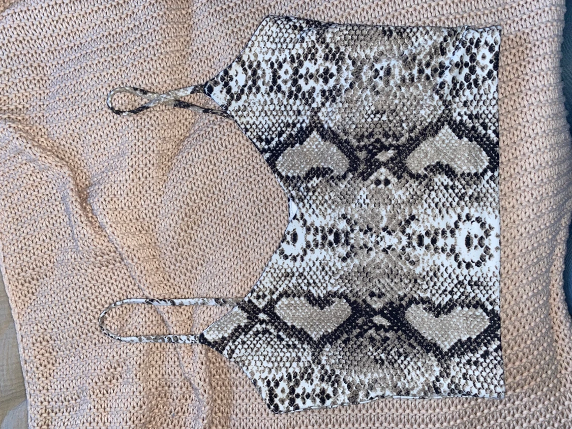 Croppat linne med ormprint 🤎