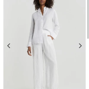 Linnebyxor - Säljer linne byxor från Gina i stl S. Passar även XS. Snygga att ha som lowwaist!! Superbra skick. 