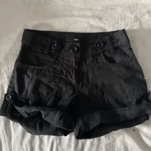 Shorts  - Säljer dom hör cargo shortsen för dom kommer ej till användning✨✨