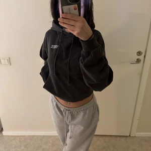 huvtröja Dope - huvtröja från Dope storlek S🩷