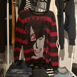 Abundant tröja  - Säljer denna abundant tröja då jag aldrig använder den. Bra skick även fast den är använd en hel del 