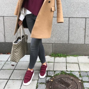 Gucci väska - Säljer finaste Tote väskan från Gucci. Kvitto, dustbag och påse finns att få med om de önskas. Bra skick!! Skriv för fler bilder. Äkta såklart🥰🥰