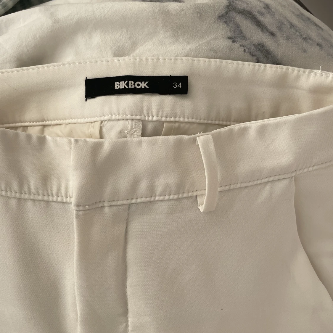 Vita kostymbyxor  - 91