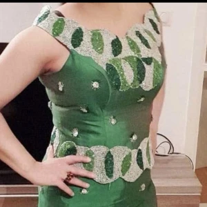 Klänning - Två delade klänning som passar för storlek 36-38. Säljs för 800kr