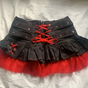 Mini kjol - Jätte cool mini kjol som jag säljer då jag inte använder den längre.