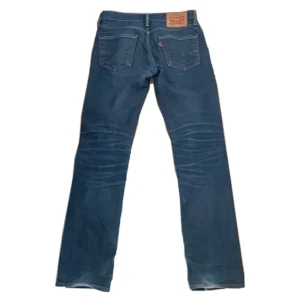 Levis bootcut jeans  - Levis jeans som jag har sällan använt. Passar till allt!  Storlek XS  Köptes för 1300 men säljer för 450 inkluderar frakt! 