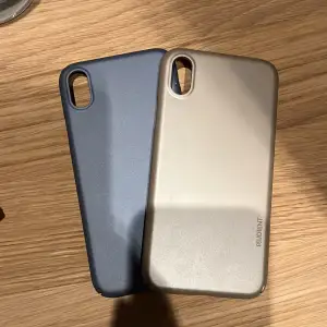 Två Nudient thin case i blått och beige till iPhone xr. Fint skick, men båda är lite avskavda i ena hörnet, annars inget. Köpta för 199 kr st, säljer för 150 för båda. 