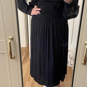 Snygg kjol med två lager 