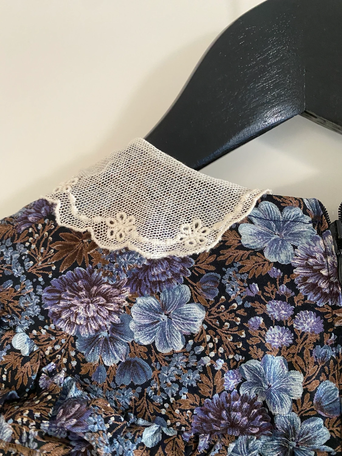 Klänning äldre modell storlek 146  - 90